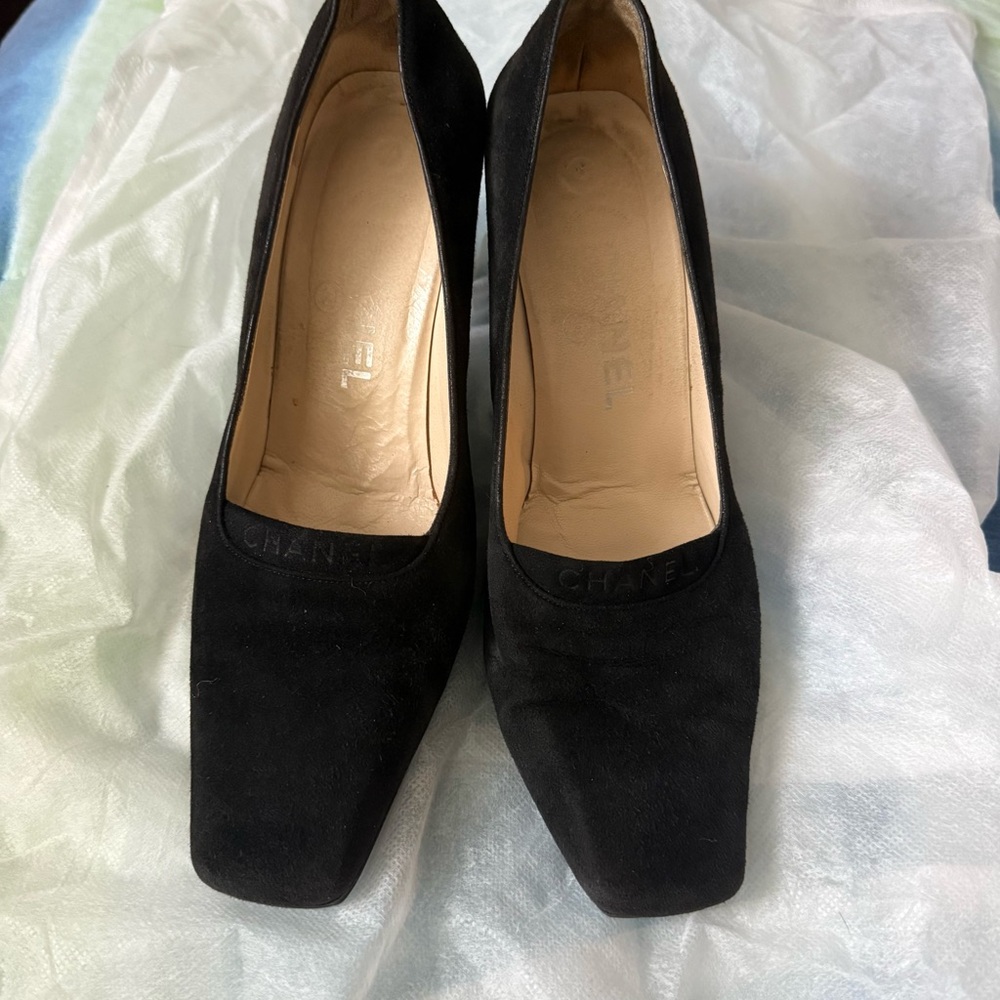 Vibram Black Suede Square Toe Women's Heels